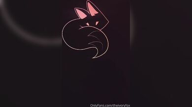 Ivory Fox Solo Bathtub Video