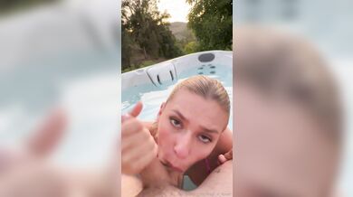 Halli_n_Lover Fucked Hard In Doggystyle and Got Facial In Pool