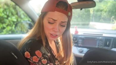 TheIvoryFox Fucking the Uber Driver