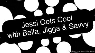 JessiblackQos & Bella bare