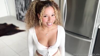 Camila Elle, Fucks Her Tutor Onlyfans Video Leaked