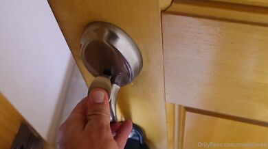 Madiruve, Walk In To a Threeway BGG Onlyfans Video Leaked