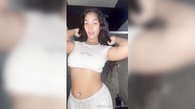 Hot4lexi, Thicc Babe Getting Pounded by BBC in Shower Onlyfans Video Leaked