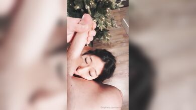 Aeries Steele, Asian Petite Babe Getting BWC For Her Christmas Gift Onlyfans Video Leaked
