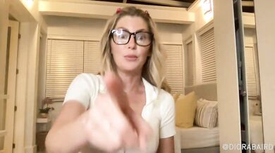 Diora Baird, Smoking Glasses Babe Fingering Live Stream Onlyfans Videl Leaked