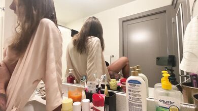Lavynder Rain, Bathroom Amateur POV Sextape Onlyfans Video Leaked