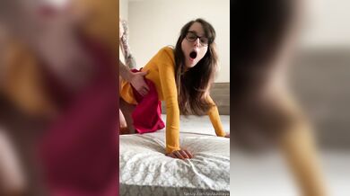 Laylaa Draya, Glasses Velma Cosplay Doggy-Style Sextape Onlyfans Video Leaked