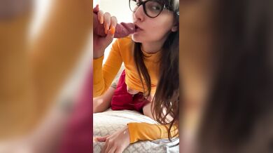 Laylaa Draya, Glasses Velma Cosplay Doggy-Style Sextape Onlyfans Video Leaked