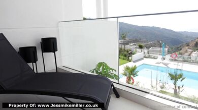 JessMikeMiller, Horny Babe Vibrator Masturbation On The Balcony Onlyfans Video Leaked