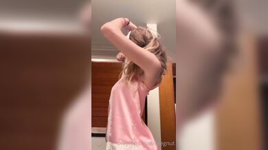Megnutt02, After Dinner Nude Tease Onlyfans Video Leaked