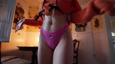 Caroline Zalog, Sexy Tease And Nipslip Onlyfans Video Leaked