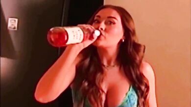 Tana Mongeau, Naked Bathtub Tease Onlyfans Video Leaked