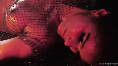 Poonam Pandey, Asian Supermodel Babe Oiled Up Onlyfans Video Leaked