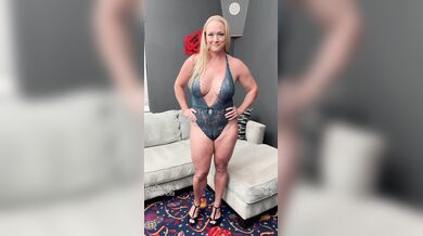 TheSeductiveHotwife vs3 -1st bukkake