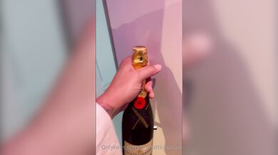 Scarlettkissesxo, The Butler With A Big Cock Fucks His Guest Onlyfans Video Leaked