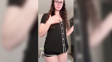 Jakara Mitchell, Glasses Babe Getting Her Tight Pussy Creampied Onlyfans Video Leaked