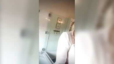 Lindsey Pelas, Nude Bathtub Live Stream Onlyfans Video Leaked