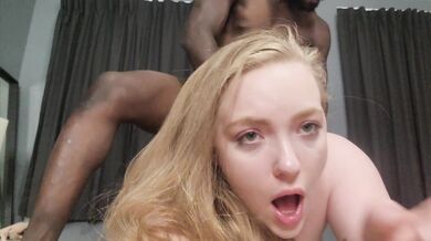 blondie4bbc_Daddys-Girl-Gets-BBC-on-Her-College-Trip