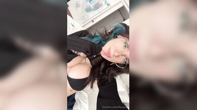 Effycutiexx, Glasses Goth Girl Pov Masturbation Onlyfans Video Leaked