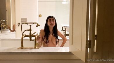 Mia Khalifa, Hot Arab Babe Naked Bathtub Vlog Tease Onlyfans Video Leaked
