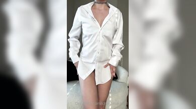 Christina Khalil, Thicc Beauty Slingkini Tease Onlyfans Video Leaked