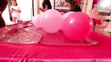 Lumi Ray, Katiekushxx, Thejennafoxx, Anafoxxx, Therealjuliaann, Cheriedeville, Nicolekitt, Emmamagnoliaxo, Susiestellar, Venessa Vega, Lesbian Orgy Onlyfans Video Leaked