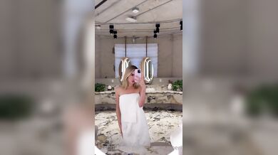Elena Kamperi, Sexy Blonde Babe Naked Sauna Tease Onlyfans Video Leaked