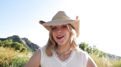 Caroline Zalog, Sexy Cowgirl Open Fields Try-On-Haul Onlyfans Video Leaked