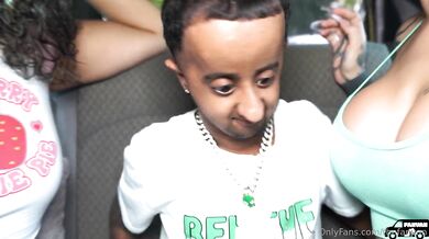 Baby Alien, Thefanvan, Black Midget Fucks Two Thicc Babes Onlyfans Video Leaked