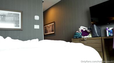 HotwifeAlex92 aka HotwifeAlexMarie - Back 2 back creampie by bbc & hubby