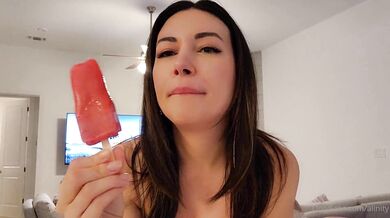Alinity, Sexy Girl Seductively Sucking on a Popsicle Onlyfans Video Leaked