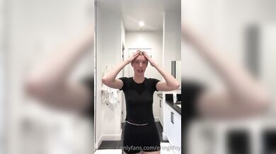 Erin Gilfoy, Sexy Lingerie Try-On-Haul In The Bathroom Onlyfans Video Leaked