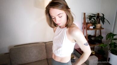 Itsmecat, Horny Babe Anal Debut Sextape Onlyfans Video Leaked