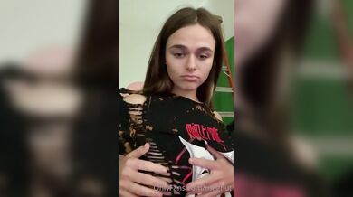 Megnutt02, Flashing And Squeezing Her Big Natural Tits  Onlyfans Video Leaked
