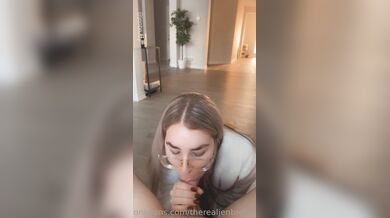 Jen Brett, Glasses Blonde Babe Having Some Cum For Breakfast Onlyfans Video Leaked