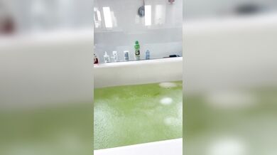 Julia Burch, Wet T-Shirt Try-On-Haul In The Bathtub Onlyfans Video Leaked