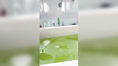 Julia Burch, Wet T-Shirt Try-On-Haul In The Bathtub Onlyfans Video Leaked