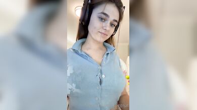Megnutt02, Sexy Gamer Girl Big Tits Tease Onlyfans Video Leaked