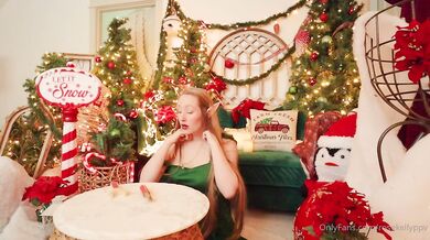 Rose Kelly, Christmas Ass Spreading Specieal Onlyfans Video Leaked