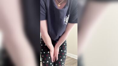Stpeach, Pulling Down Her Pants And Spanking That Fat Ass Onlyfans Video Leaked