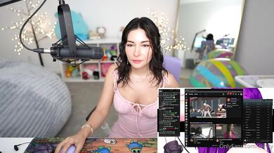 Alinity, Sexy Striptease During Livestream Onlyfans Video Leaked