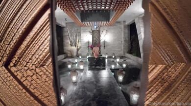 Bao.vip - The lodge was invited on a group trip with 4 other couples
