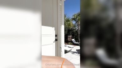 Natalie Roush, Teasing Her Oiled Bikini Body Under The Sun Onlyfans Video Leaked