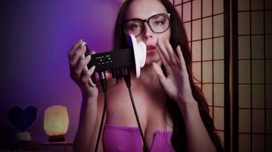 Heatheredeffect, Sexy Glasses Girl Asmr Licking Onlyfans Video Leaked
