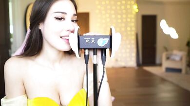 Indiefoxx, Ear Licking Asmr Tease Onlyfans Video Leaked