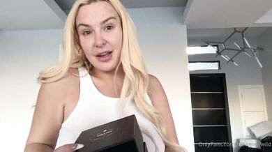 Tana Mongeau, Blonde Babe Flashing Her Boobs Onlyfans Video Leaked