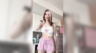 Ashley Matheson, Teen Kitchen Braless Perky Nipples Tease Onlyfans Video Leaked