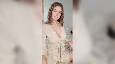 Makoshake, Sexy Dress Topless Tease Onlyfans Video Leaked