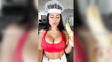 Steffy Moreno, Sexy Naked Chef Food Striptease Onlyfans Video Leaked
