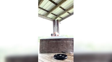 Swamp Barbee - shower